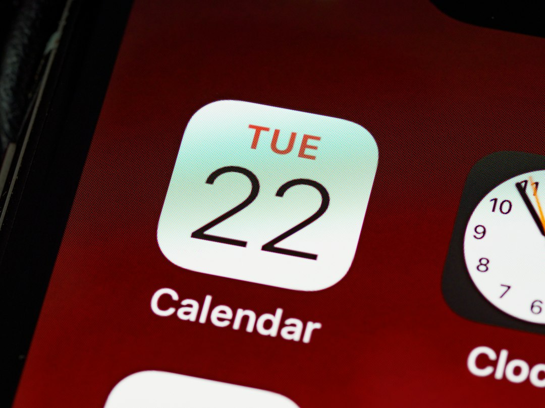 Close-up of a smartphone calendar icon, illustrating a daily login reward.